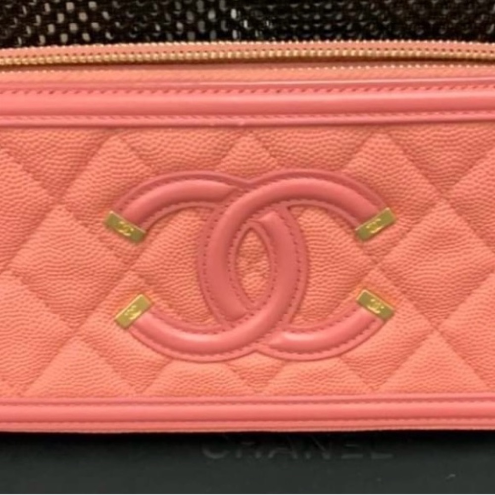 Chanel filigree Double Zipper WOC